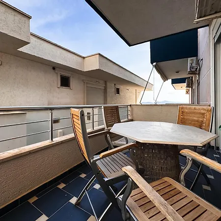 アパート Amber Sarandë