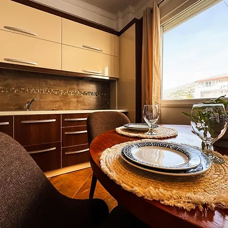 Amber Apartment *